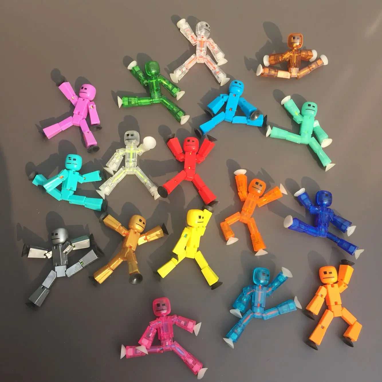 1pc Sticky Robot Action Figures Toy with Sucker Deformable Animals Figure Suction Cup Toys for Kids Boys and Girls
